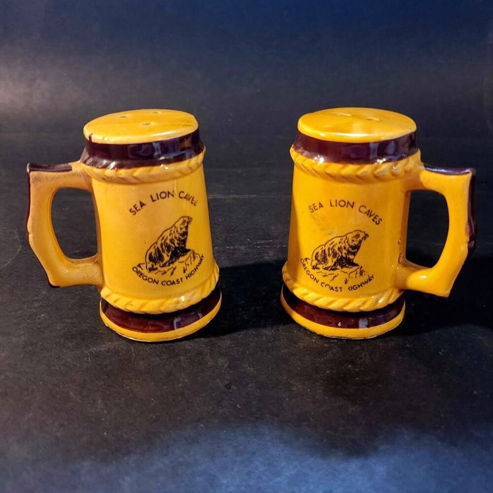 VTG Ceramic Souvenir Salt/Pepper Shakers Frm Sea Lion Caves Attrac. Oregon Coast